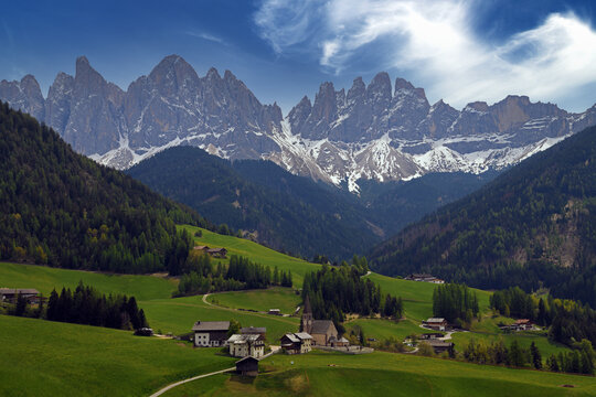 The Odle Group in the Puez-Odle Nature Park, located between Val Gardena and Val di Funes, a Unesco World Heritage Site.