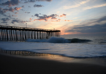 Obraz premium Ocean City Pier Sunrise big splash