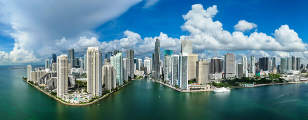 Obraz premium Cityscape skyscraper in Florida. Panoramic skyline cityscape. City panorama. City downtown with skyscraper. Aerial Miami panorama. Panoramic Brickell Key. Skyscraper building architecture