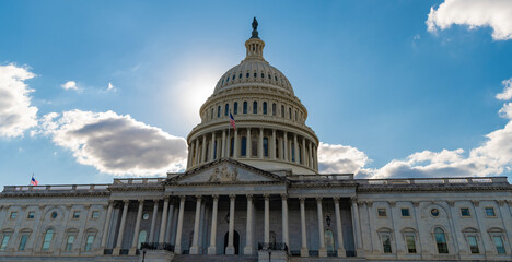 Obraz premium Washington State Capitol. United states Capitol. The Capitol building in Washington. Architecture view on dome with column. Famous Capitol in Washington DC. Senate and House in Washington DC