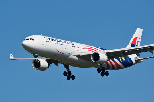 Malaysia Airlines Airbus A330-300 (9M-MTN) passenger plane on final approach to Narita International Airport