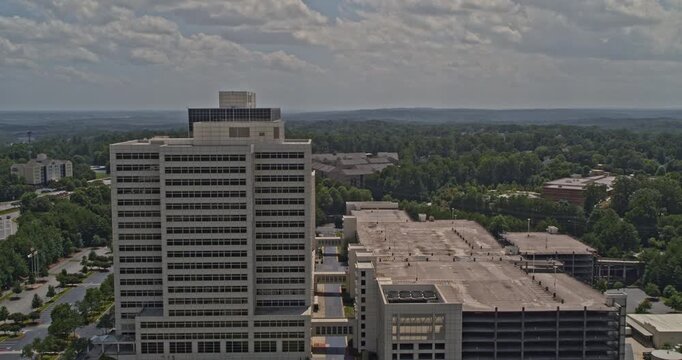 Atlanta Georgia Aerial v669 pan left shot of high rise building, highway and horizon during daytime - DJI Inspire 2, X7, 6k - August 2020