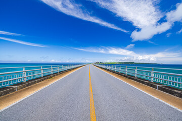 宮古島　伊良部大橋から望む絶景 © スプやん