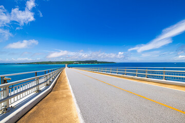 宮古島　伊良部大橋から望む絶景 © スプやん