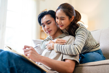 Fototapeta premium couple taking notes planner concept.