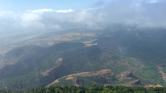 Timelapse of Malshej Ghat and kalu waterfall, Harishchandragad, M