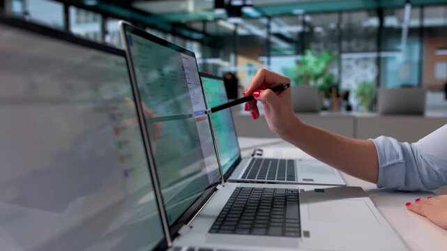 Marketing Manager Analyzes Online Ad Campaign Performance