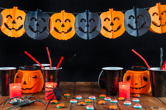 Halloween Party Drinks with Pumpkin Garland