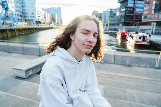 Person sitting outdoors at Magellan Terrassen in HafenCity