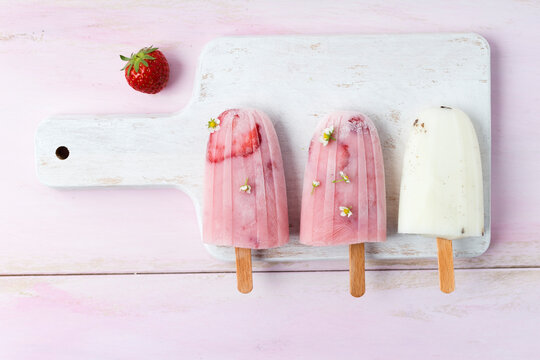 Buttermilk ice cream, strawberry and vanilla