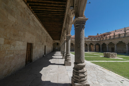 Patio de las Escuelas Menores (Salamanca)