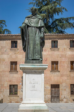 Monumento a Fray Luis de Le&oacute;n (Salamanca)