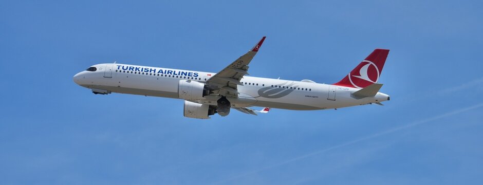 Turkish Airlines A321neo d&eacute;collage banni&egrave;re