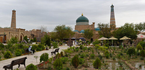 Fototapeta premium People walking on the old town of Khiva in Uzbekistan