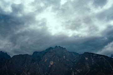 China, Yunnan Province, Jade Dragon Snow Mountain beside Tiger Leaping Gorge  © yue