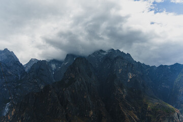 China, Yunnan Province, Jade Dragon Snow Mountain beside Tiger Leaping Gorge  © yue