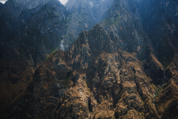 China, Yunnan Province, Jade Dragon Snow Mountain beside Tiger Leaping Gorge  © yue