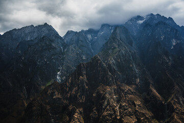 China, Yunnan Province, Jade Dragon Snow Mountain beside Tiger Leaping Gorge  © yue