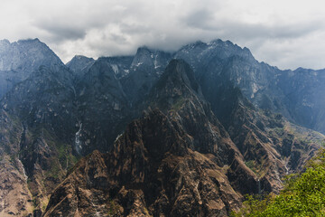 China, Yunnan Province, Jade Dragon Snow Mountain beside Tiger Leaping Gorge  © yue