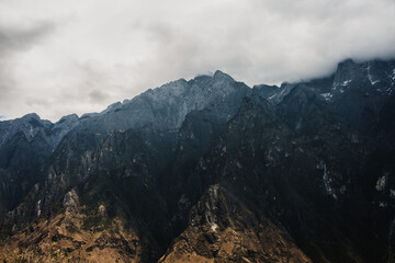 China, Yunnan Province, Jade Dragon Snow Mountain beside Tiger Leaping Gorge  © yue