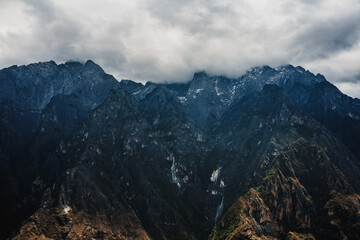China, Yunnan Province, Jade Dragon Snow Mountain beside Tiger Leaping Gorge  © yue