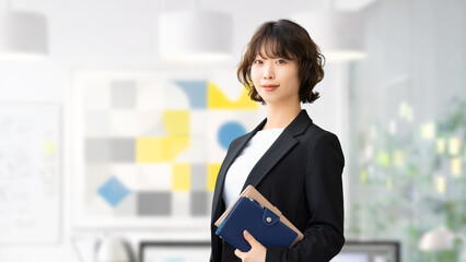 手帳を持つ女性・ビジネスウーマン, Businesswoman Holding a Planner