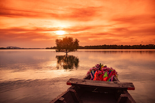 THAILAND CHANTHABURI NONG BUA BOAT TOUR