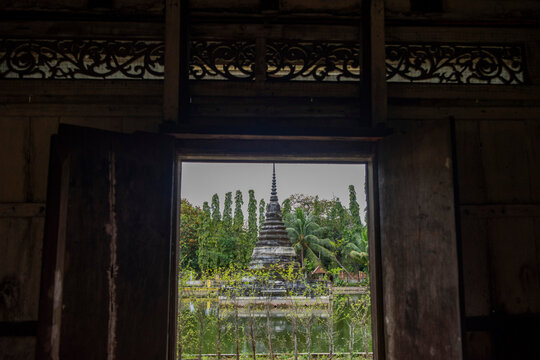 THAILAND CHANTHABURI WAT PHLAP