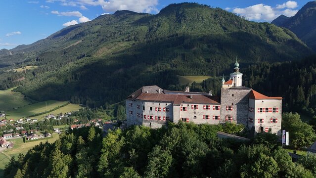 Burg Strechau &ndash; Panorama der Geschichte