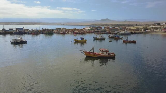 Video aereo Caldera Chile Clip09 - barcos de pesca