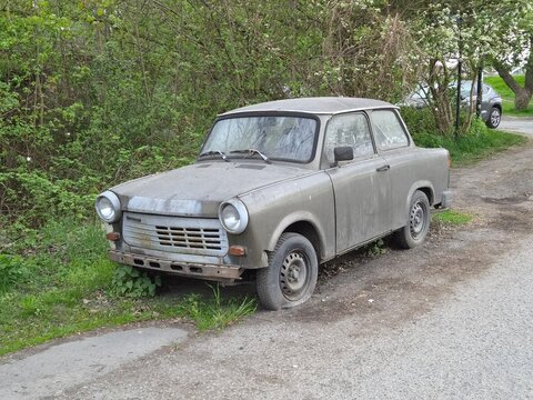 Stary samoch&oacute;d trabant z Niemiec wschodnich.