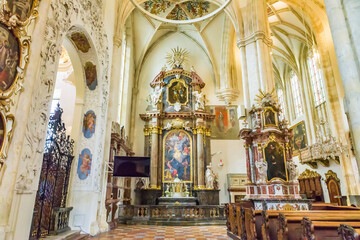 Obraz premium Beautiful interior view of the historic Graz Cathedral in Austria