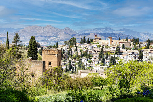 Le quartier albaic&iacute;n de Grenade vu depuis l'Alhambra