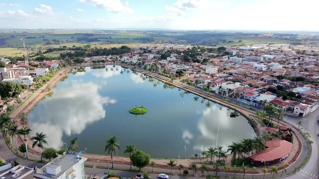 Imagens A&eacute;reas de Drone da Orla da Lagoa Formosa, Brasil