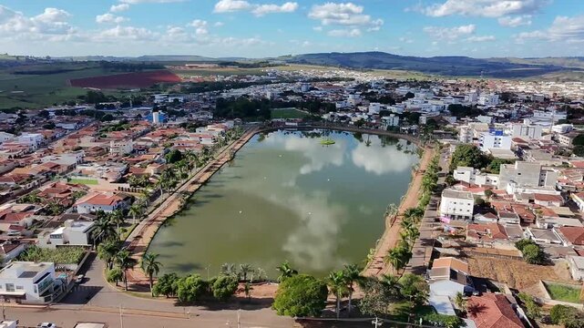 Imagens A&eacute;reas de Drone da Orla da Lagoa Formosa, Brasil
