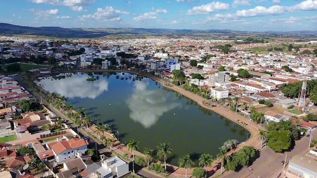 Imagens A&eacute;reas de Drone da Orla da Lagoa Formosa, Brasil