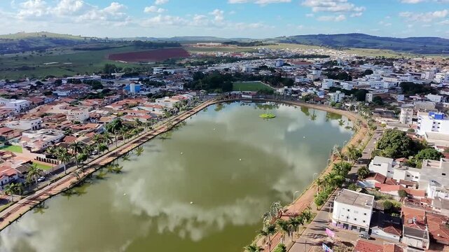 Imagens A&eacute;reas de Drone da Orla da Lagoa Formosa, Brasil