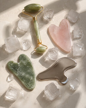 Jade Roller and Gua Sha Tools With Ice Cubes for Home Spa Skincare