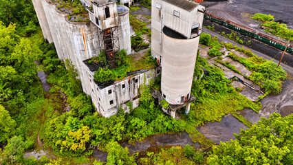 Fototapeta premium Jamesville Quarry Cement Factory - Abandoned Structure
