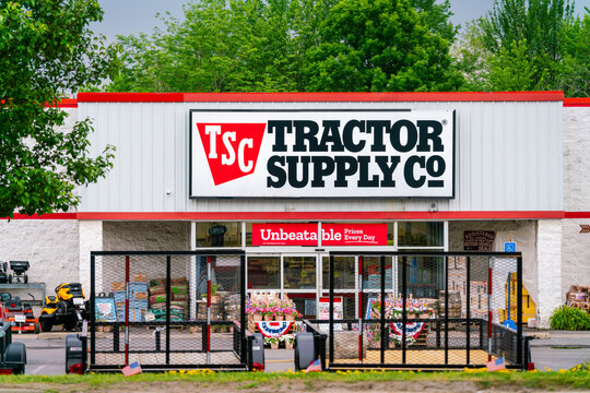 Rome, NY - Jun 17, 2026: Exterior of the Tractor Supply Co. store located at 1790 Black River Boulevard, Rome, NY 13440, is a national rural‑lifestyle retailer with over 2,200 locations 