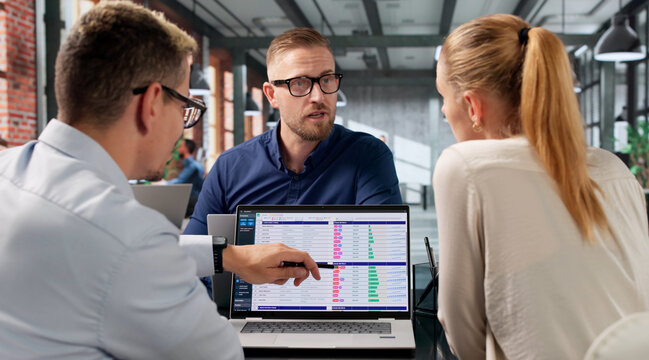 Medical Biller Reviews Healthcare Coding Reports On Laptop