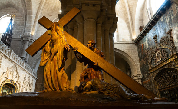 Sculpture of Jesus carrying the cross inside Zamora Cathedral, Spain