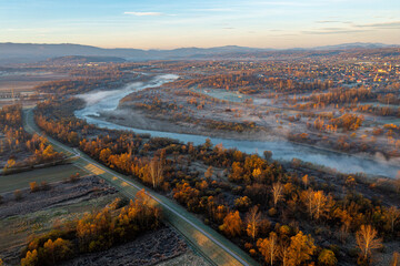 Dolina Dunajca, jesień widok z powietrza. © Maciej G. Szling