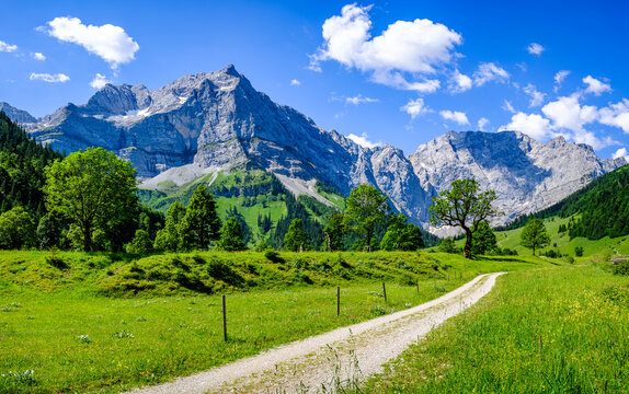 famous valley in austria - alpe eng
