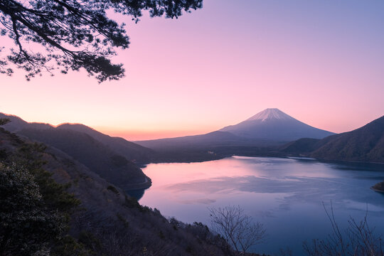 富士山　本栖湖　中ノ倉峠展望台　夜明け
