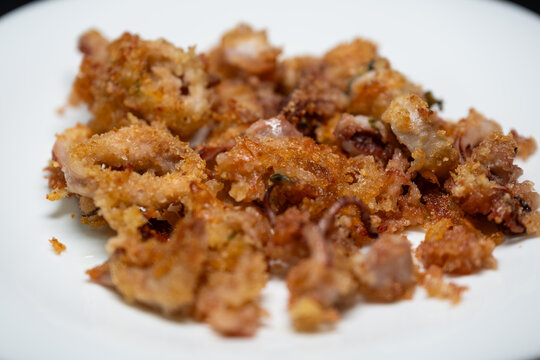 Tasty and light baked squid au gratin