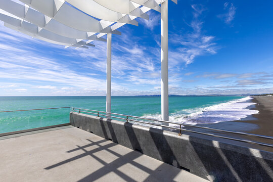 Wide-angle view of Marine Parade pergola, Napier coast
