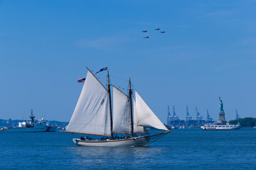 sailing in the bay © Vadim