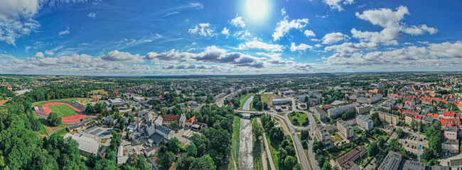 Racibórz, piękne miasto na Śląsku w Polsce, panorama z lotu ptaka latem. © Franciszek