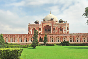 Humayun's tomb of the Mughal Emperor Humayun in Delhi, India. © robnaw